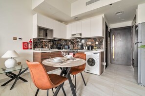 House - Free Housekeeping Visits During Your Stay - Stayshort - Cozy Studio in Arjan That Sleeps 2 (Dubai)
