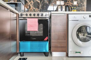 House - Free Housekeeping Visits During Your Stay - Stayshort - Cozy Studio in Arjan That Sleeps 2 (Dubai)