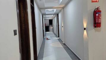 Dobbelt- eller tomannsrom – deluxe, hageutsikt | Innvendig