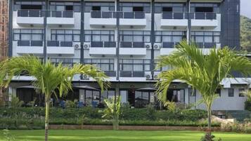 Deluxe-Doppel- oder -Zweibettzimmer, Gartenblick | Aussenbereich