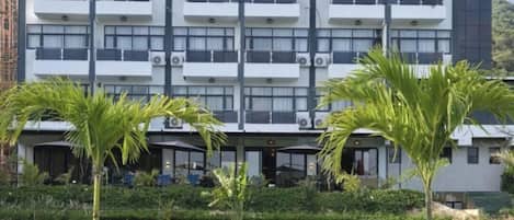 Deluxe-Doppel- oder -Zweibettzimmer, Gartenblick | Aussenbereich