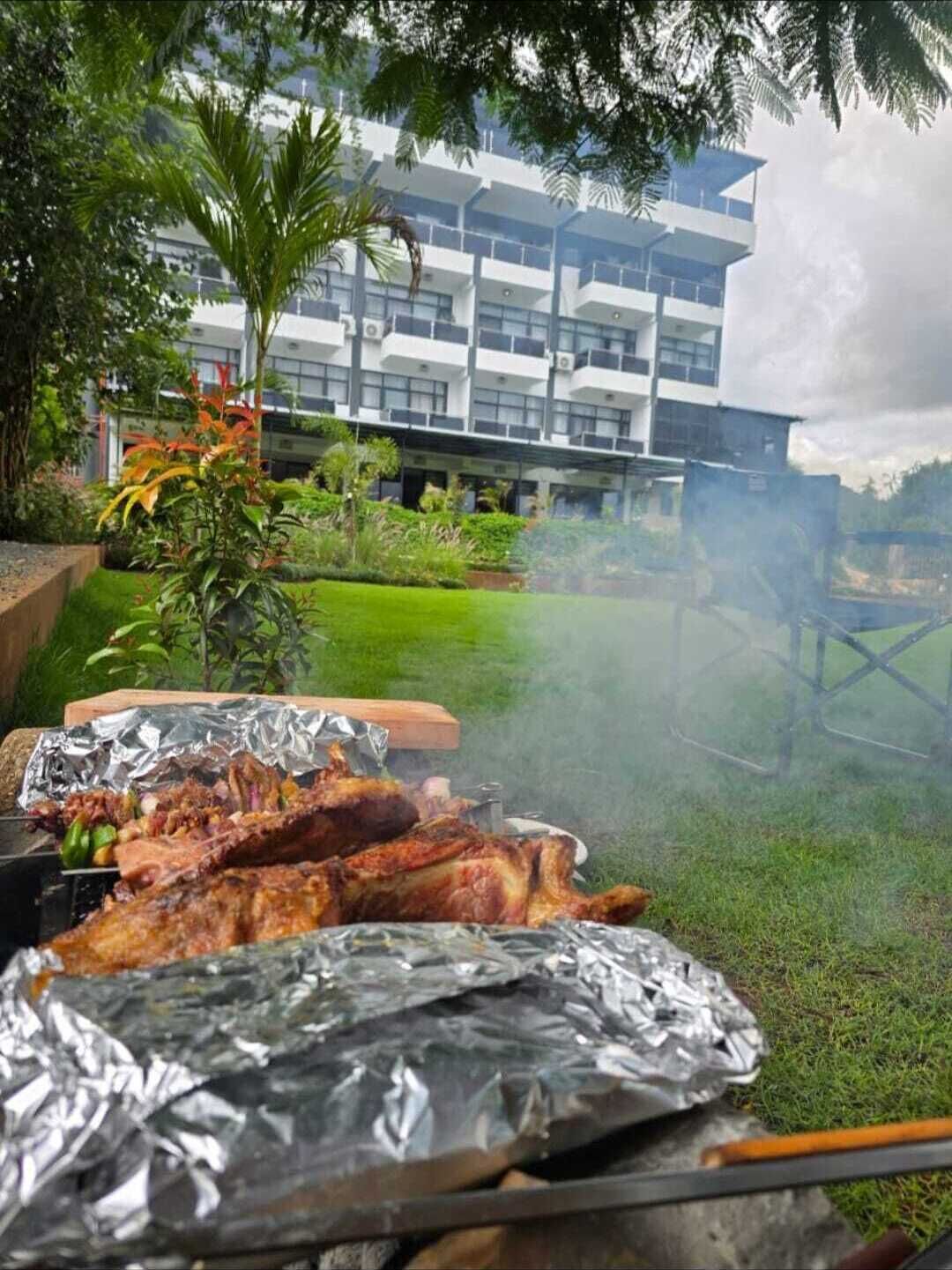 Deluxe-Doppel- oder -Zweibettzimmer, Gartenblick | Unterkunftsgelände