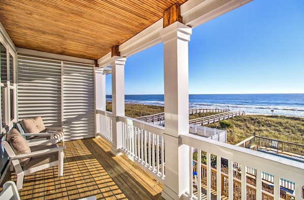 Property grounds - Kure Surf Shack - 5 bed, oceanfront with large pool and elevator (Kure Beach)