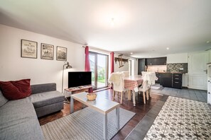 TV - Apartment "Le Léman" with Mountain View and Wi-Fi (Vacheresse)
