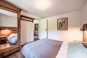 1 chambre, fer et planche Ă repasser, Wi-Fi, draps fournis