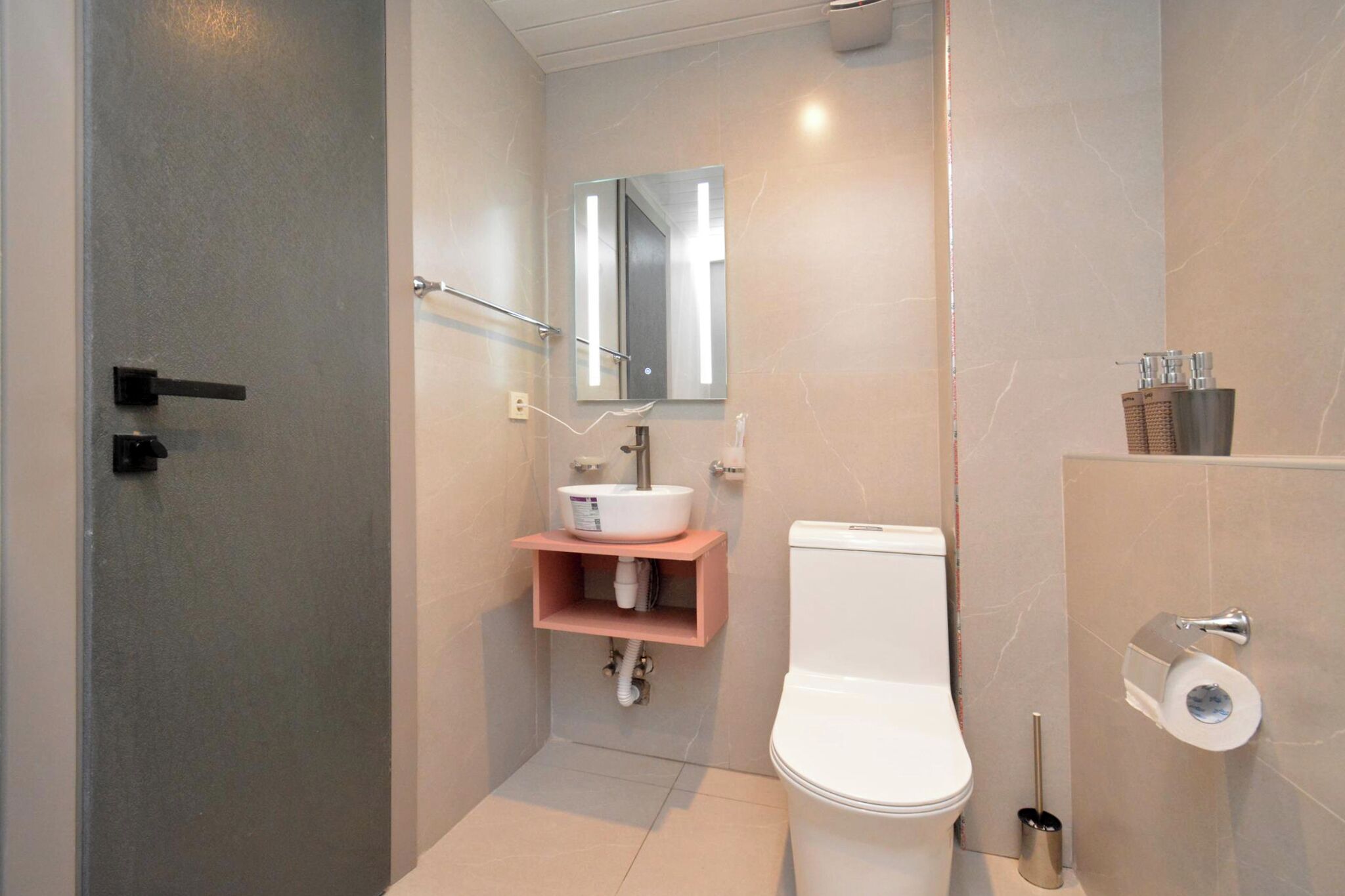 Basic Apartment, Courtyard View | Bathroom | Shower, hair dryer, slippers, towels