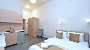 Deluxe Apartment, Courtyard View | Premium bedding, desk, laptop workspace, soundproofing
