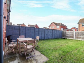 Outdoor dining - The Beach Escape (Prestatyn)