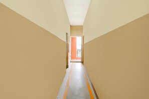 Interior - Hotel O Villivakkam Railway Station (Chennai)