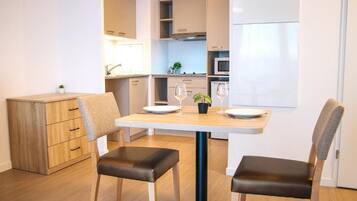 Classic-Apartment, Balkon | Speisen