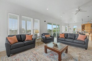 TV, DVD player, stereo - Beautiful, Pet Friendly, Gulf View, Saltwater Pool Home Sleeping 15! (Pensacola Beach)