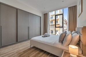 House - Free Housekeeping Visits During Your Stay - Stayshort - Sophisticated 1 Bedroom Apartment in JVC That Sleeps 4 (Dubai)