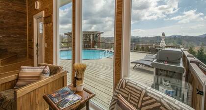 Poolside ADU w Sauna Free Tix Tiki Bar Retreat