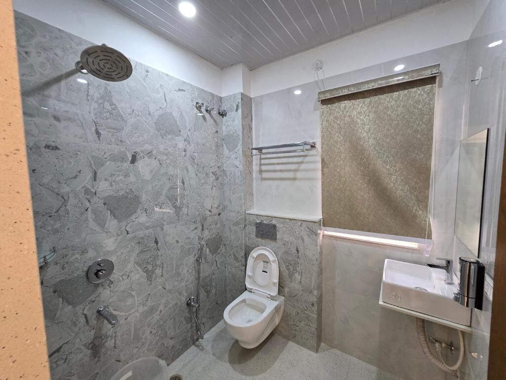 Superior Double Room, City View | Bathroom