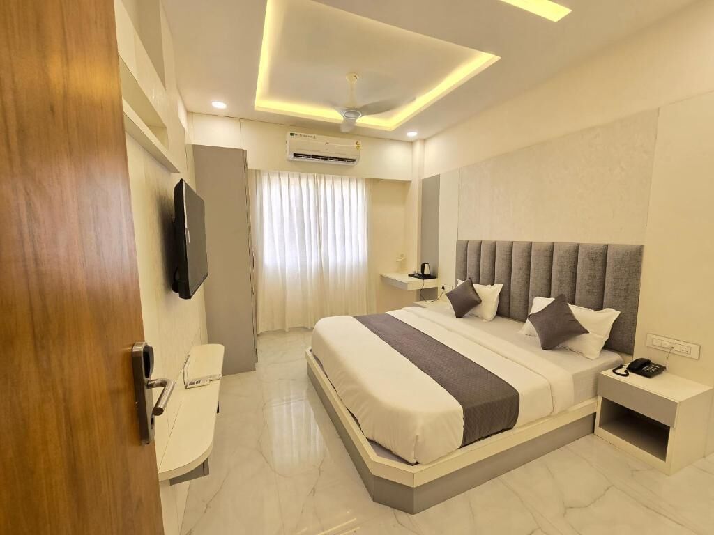 Superior Double Room, City View