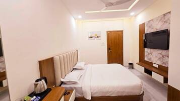 Deluxe Double Room, City View