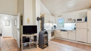Private kitchen - Holiday Home Birkenlund with Private Terrace, Garden, Wi-Fi in Otterndorf, Two Dogs Allowed (Otterndorf)