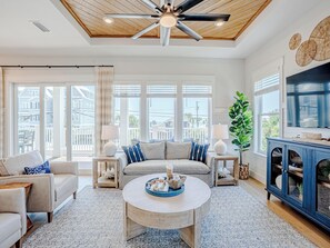 Smart TV, video games, ping pong - Salty Seahorse | Luxe Home, Gulf Views, Private Pool + Fire Pit (Panama City Beach)