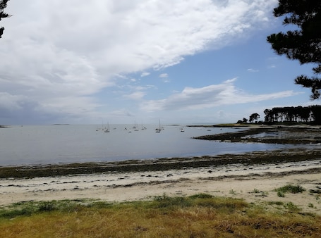 Plage à proximité. Appartement « Men Er Bellec 3 » avec jardin privé