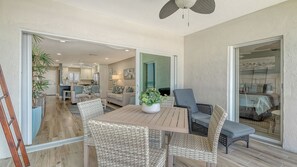 Dining - Stunning 2BR 2 BA Gulf Views Luxury (Siesta Key)