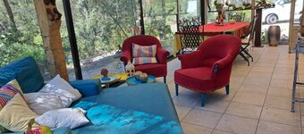 Artist's house with swimming pool in the Pièdes