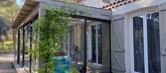 Artist's house with swimming pool in the Pièdes