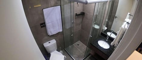 Comfort Double Room | Bathroom | Shower, free toiletries, hair dryer, towels