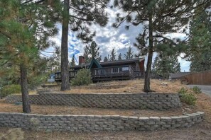Exterior - Hot Tub! Walk to Village, Fireworks, & Trolley | Fenced Yard + Pet Friendly (Big Bear Lake)