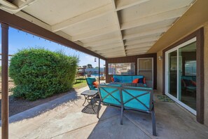 House, 5 Bedrooms | Outdoor dining - The Peacock Villa 5 Bedroom Home (Las Vegas)