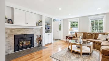 House, 3 Bedrooms | Living area