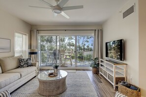Smart TV - Sunset Rentals | Barrington Arms 102 (Hilton Head Island)