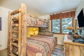 Condo, 2 Bedrooms - Riverside Condos B101 2 Bedroom Condo (Telluride)