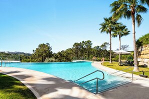 Pool - Luxury penthouse with sea views and pool near Marbella (Estepona)