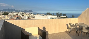 Penthouse with ocean view in Recreio.