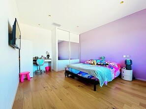 Room - Superb modern villa overlooking the Ste Victoire between sea and mountains (Cabriès)