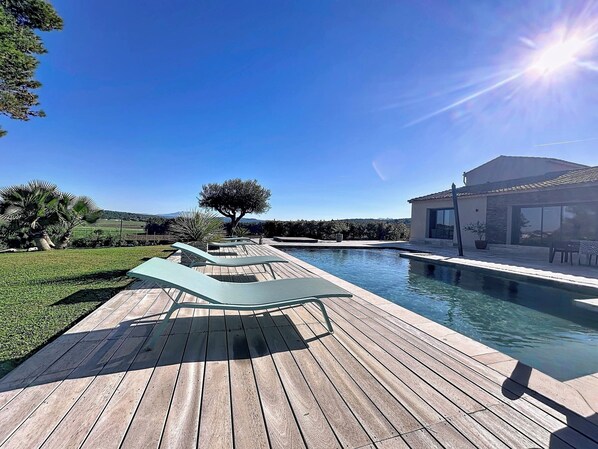 Pool - Superb modern villa overlooking the Ste Victoire between sea and mountains (Cabriès)