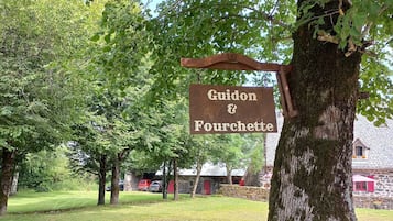 Enceinte de lâhĂ©bergement