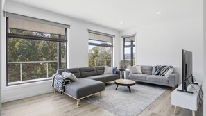 Living area - Eildon Valley Views - in the heart of the scenic Eildon Valley (Eildon)