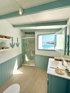 Shower, hair dryer, towels, soap - Casa Riva, Private Villa with Pool Facing the Sea (Las Aguas)