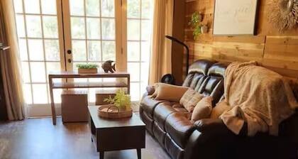 Cozy Cabin for 4 / Quiet Wilderness Stay / Illinois River