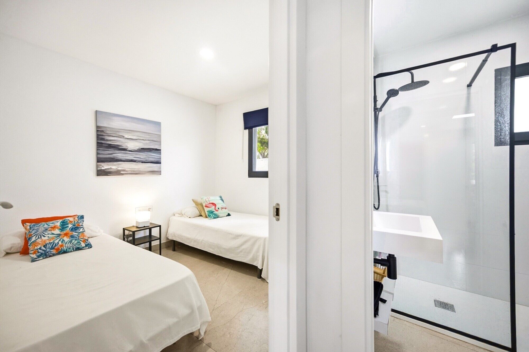 Iron/ironing board, WiFi, bed sheets