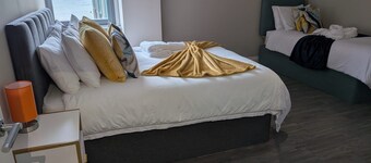 Sea View Apartment Central Brighton-Sleeps 5