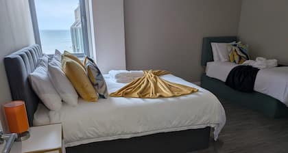 Sea View Apartment Central Brighton-Sleeps 5