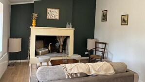 Hus, hageutsikt | Innvendig