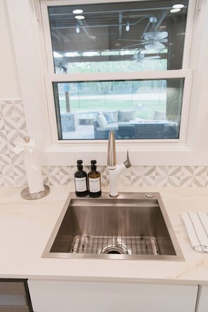 Interior - Luxury Pool+Hot Tub | Family & Pet Friendly (Tomball)