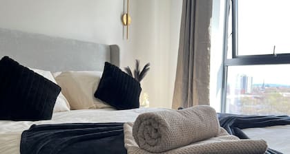 Cosy High Rise Apartment w/skyline views
,5 min from Old Trafford & City Centre