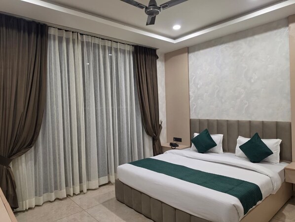 Double Room, Balcony, Mountain View - Himsagar Hotel (Kangra)