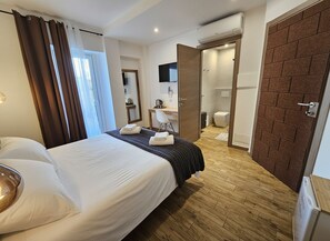 Kamar Double, balkon, pemandangan kota