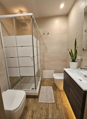 Double Room, Balcony, City View | Bathroom - ARYA Cagliari (Cagliari)