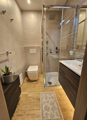 Double Room, Balcony, City View | Bathroom - ARYA Cagliari (Cagliari)